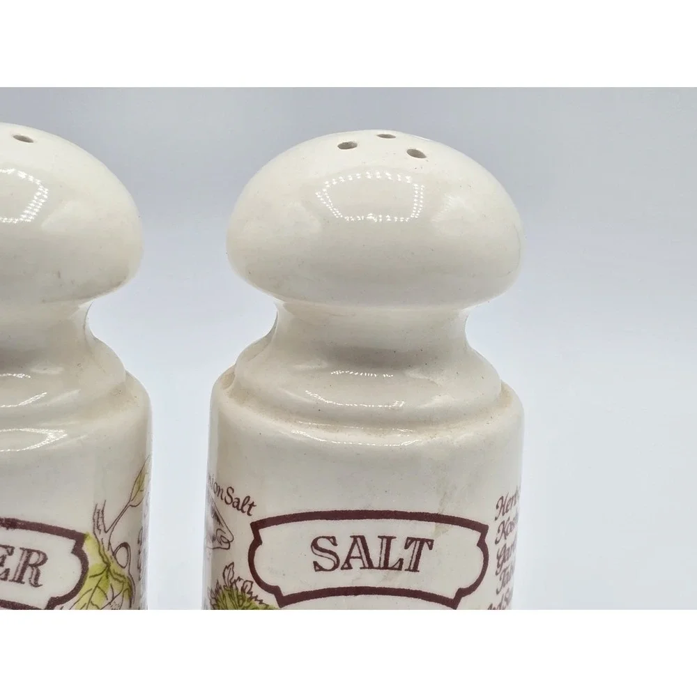 Avon Country Kitchen Salt & Pepper‎ Shakers with Mushroom Top 1980 Vintage